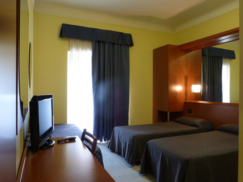 Hotel Aurora Milán Exterior foto